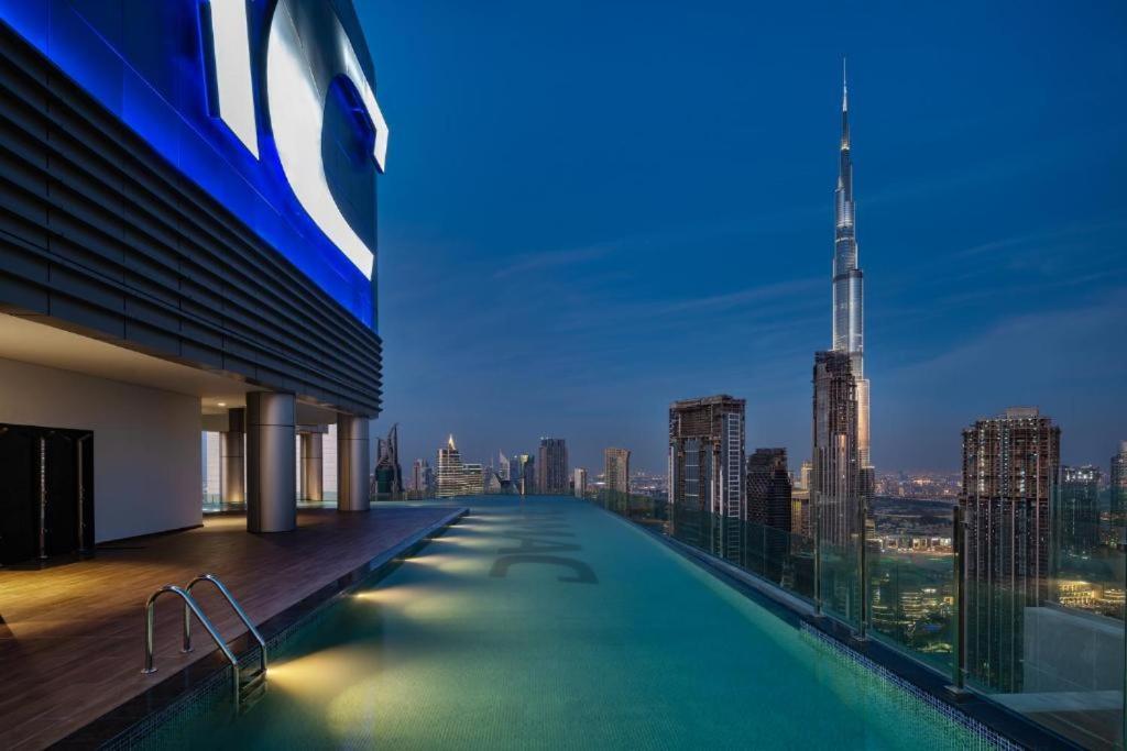 Paramount Midtown -Stunning 2 Bedroom Apt With Burj-Khalifa View Dubaj Zewnętrze zdjęcie